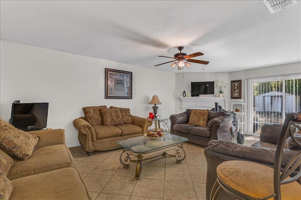 3423 Hickory Hill Drive Property Photo 7