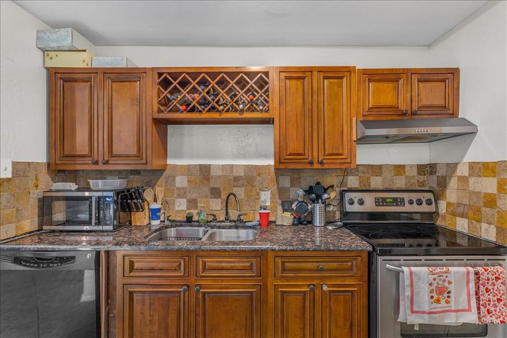 3423 Hickory Hill Drive Property Photo 11