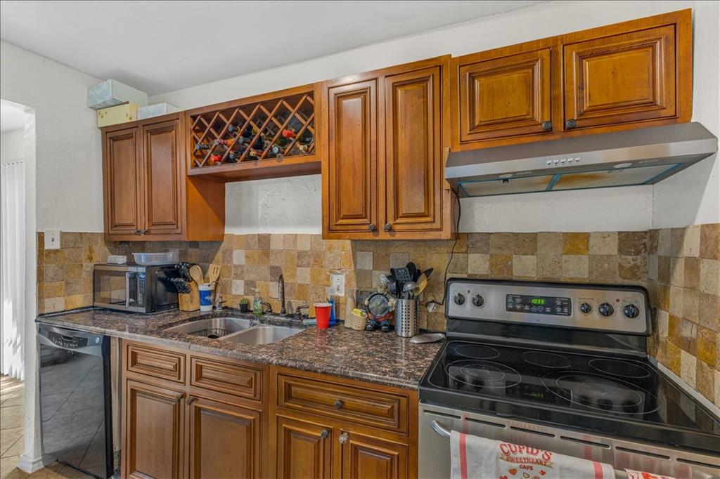 3423 Hickory Hill Drive Property Photo 12