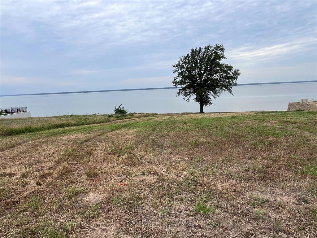 1564 Shoreline Drive Property Photo 8