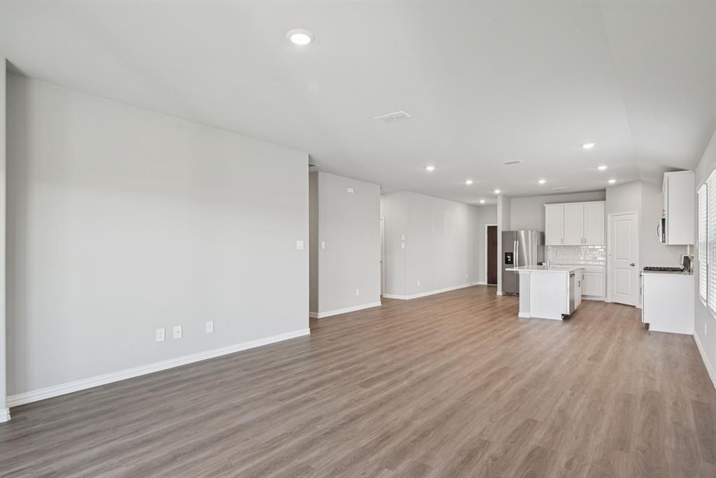 1573 Coldwater Way Property Photo 12