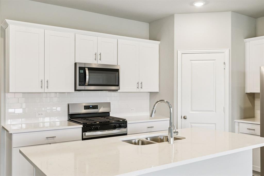 1567 Coldwater Way Property Photo 4