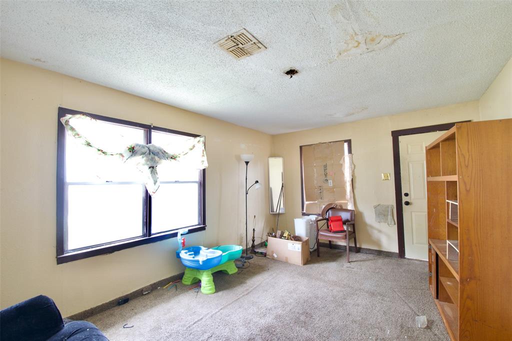 600 Hatton Street Property Photo 11