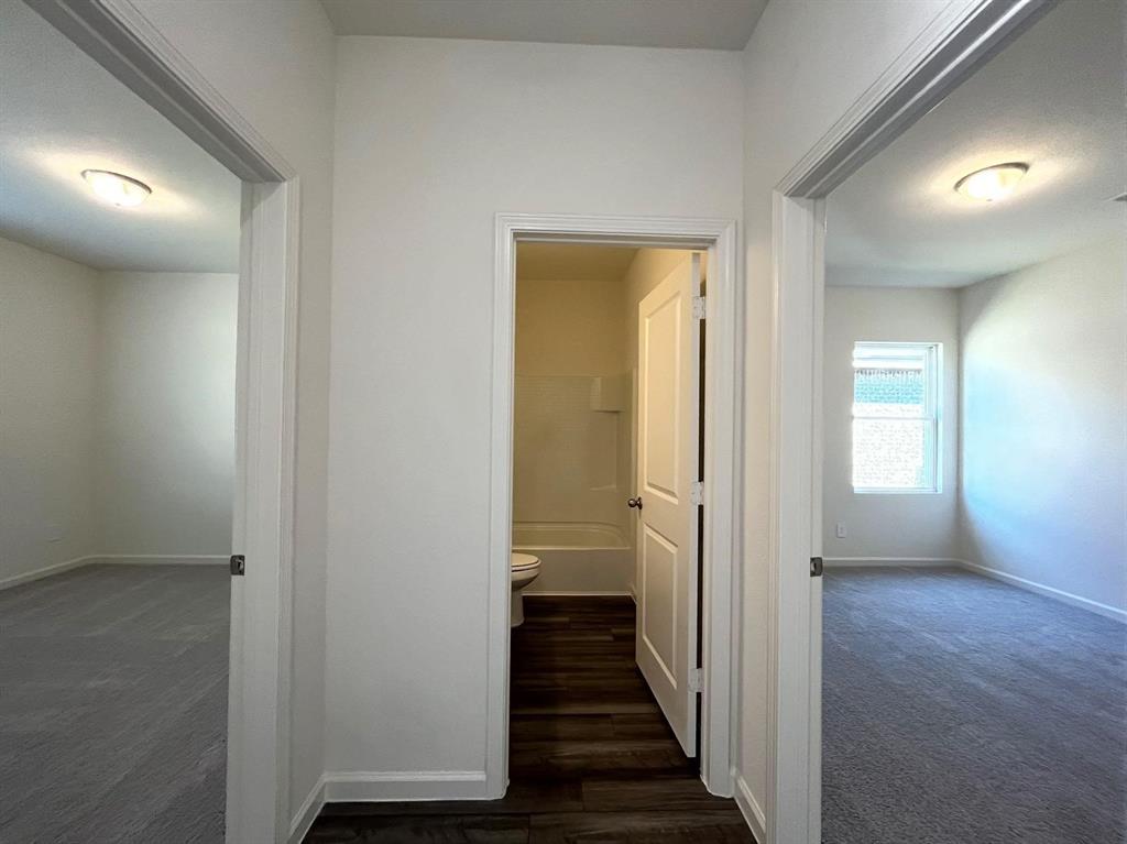 786 Yorkshire Drive Property Photo 18