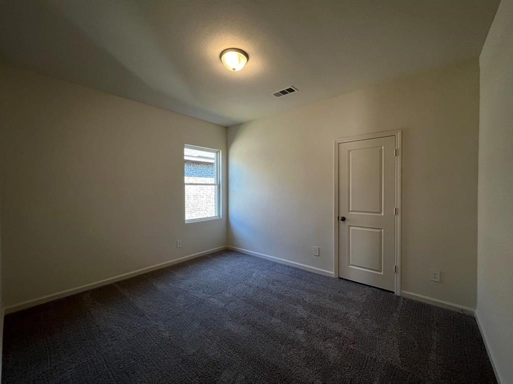 786 Yorkshire Drive Property Photo 20