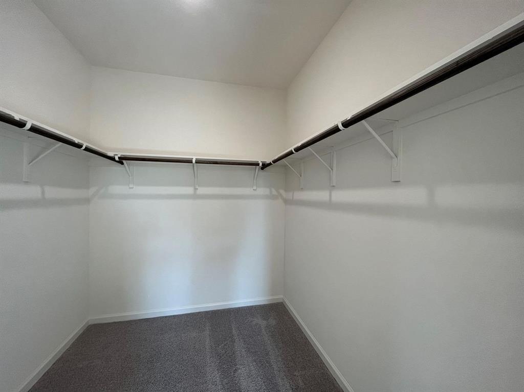 786 Yorkshire Drive Property Photo 22