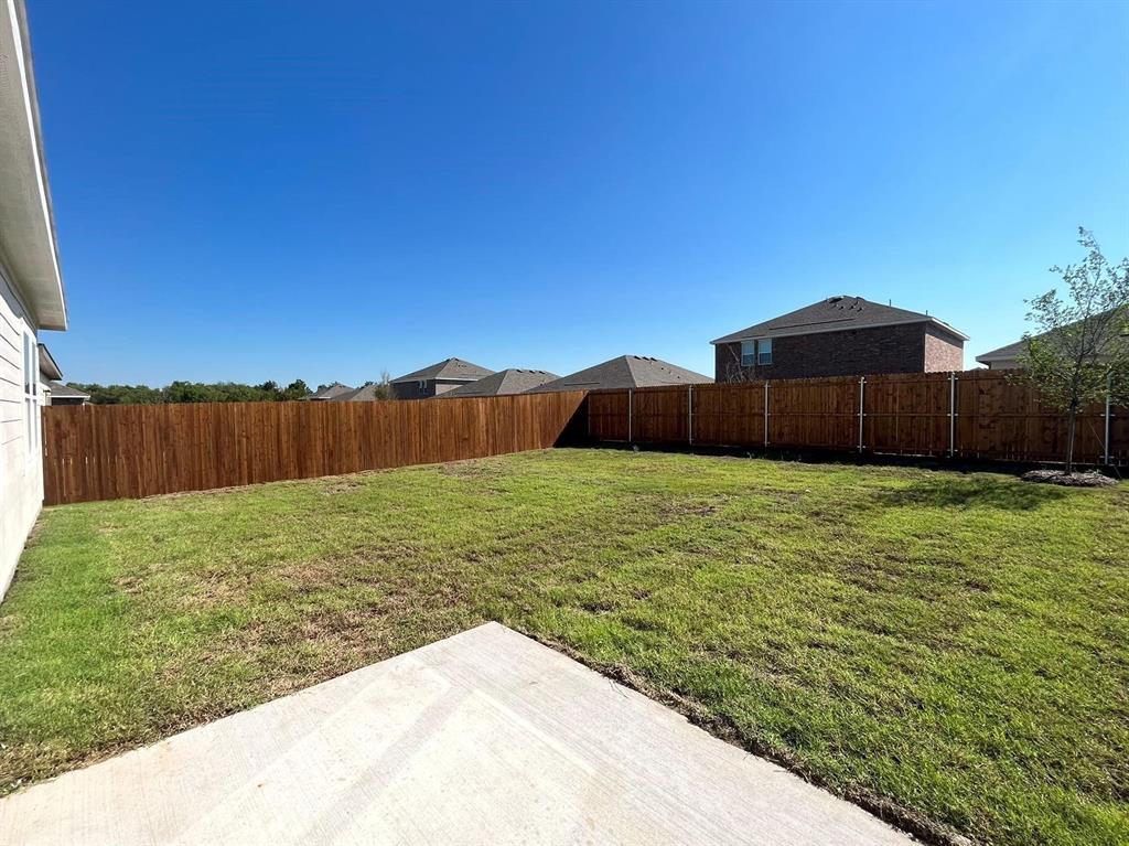 786 Yorkshire Drive Property Photo 24