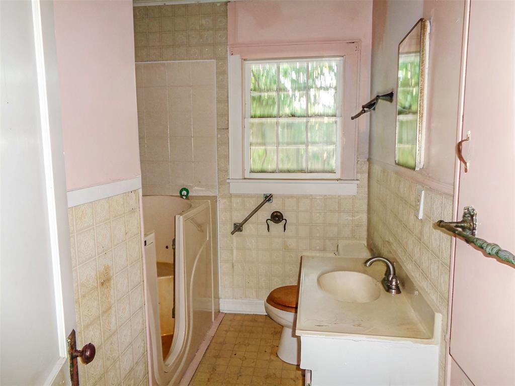 433 N Main Street Property Photo 16