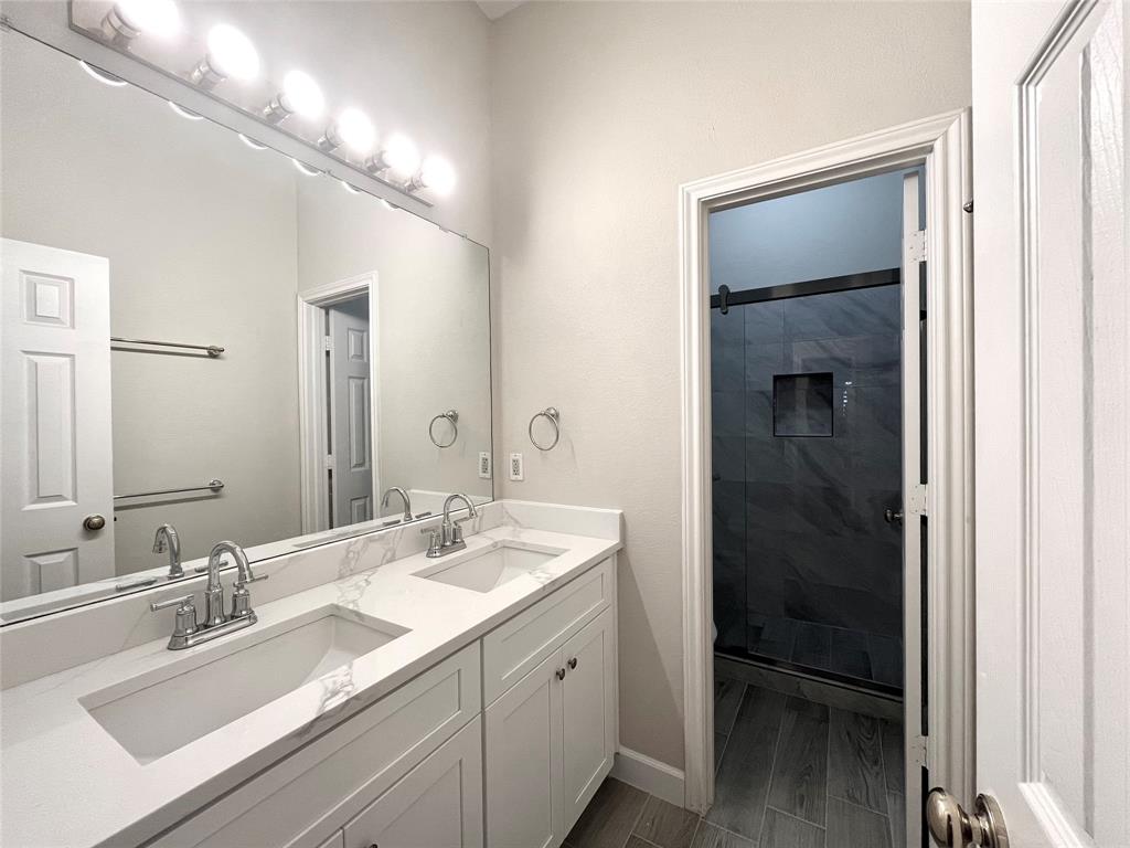 6816 Forest Hills Drive Property Photo 10