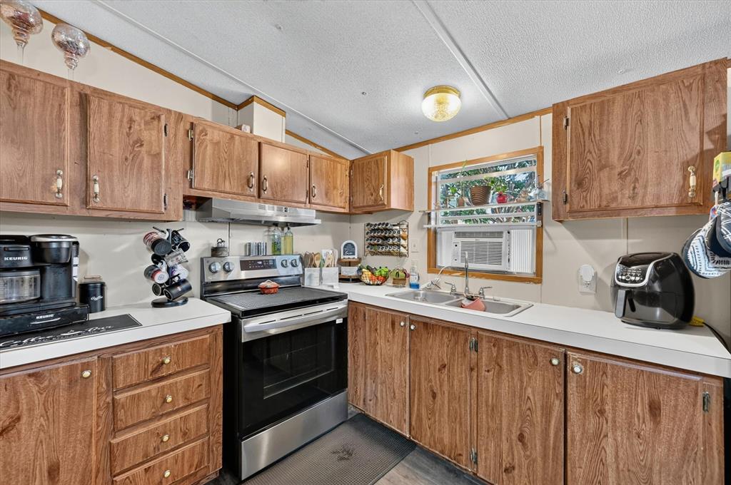 1103 Burnett Boulevard Property Photo 11