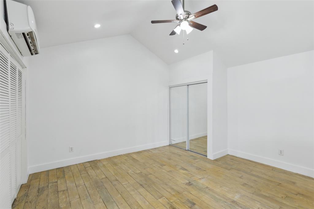 820 W 10th Street Property Photo 10