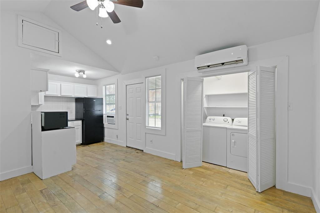 820 W 10th Street Property Photo 11