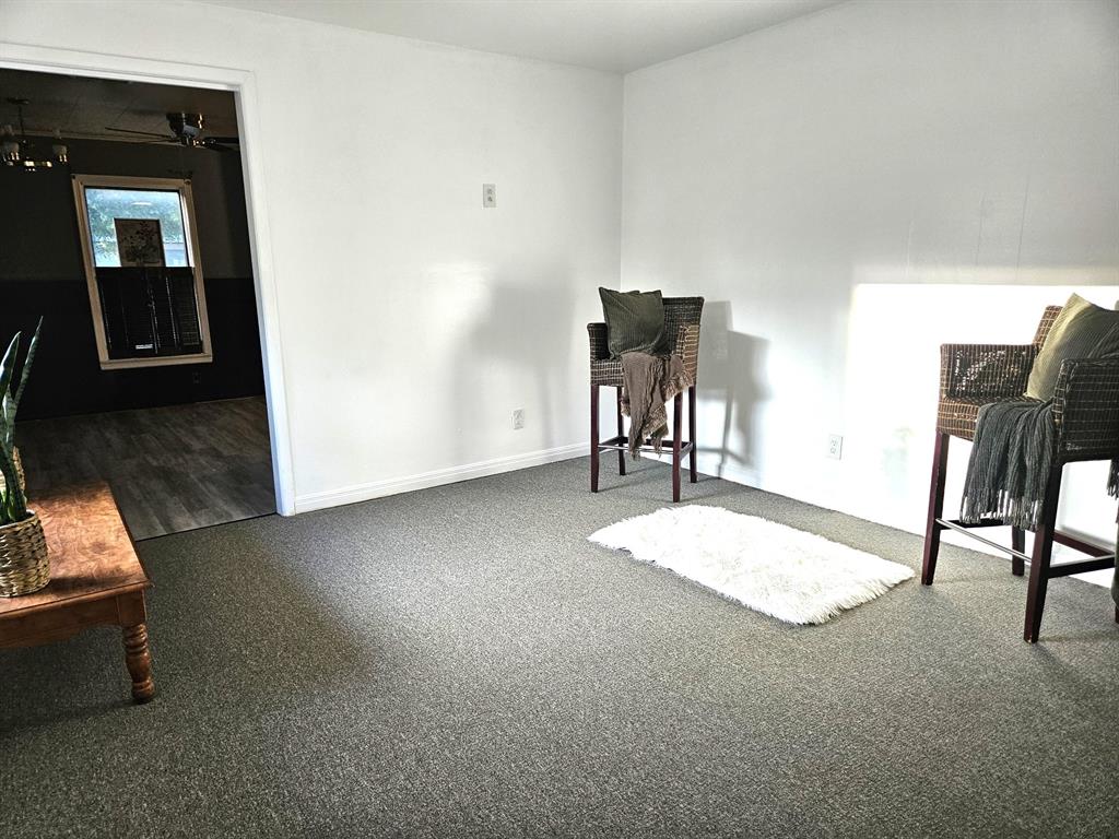 1141 Westridge Drive Property Photo 2