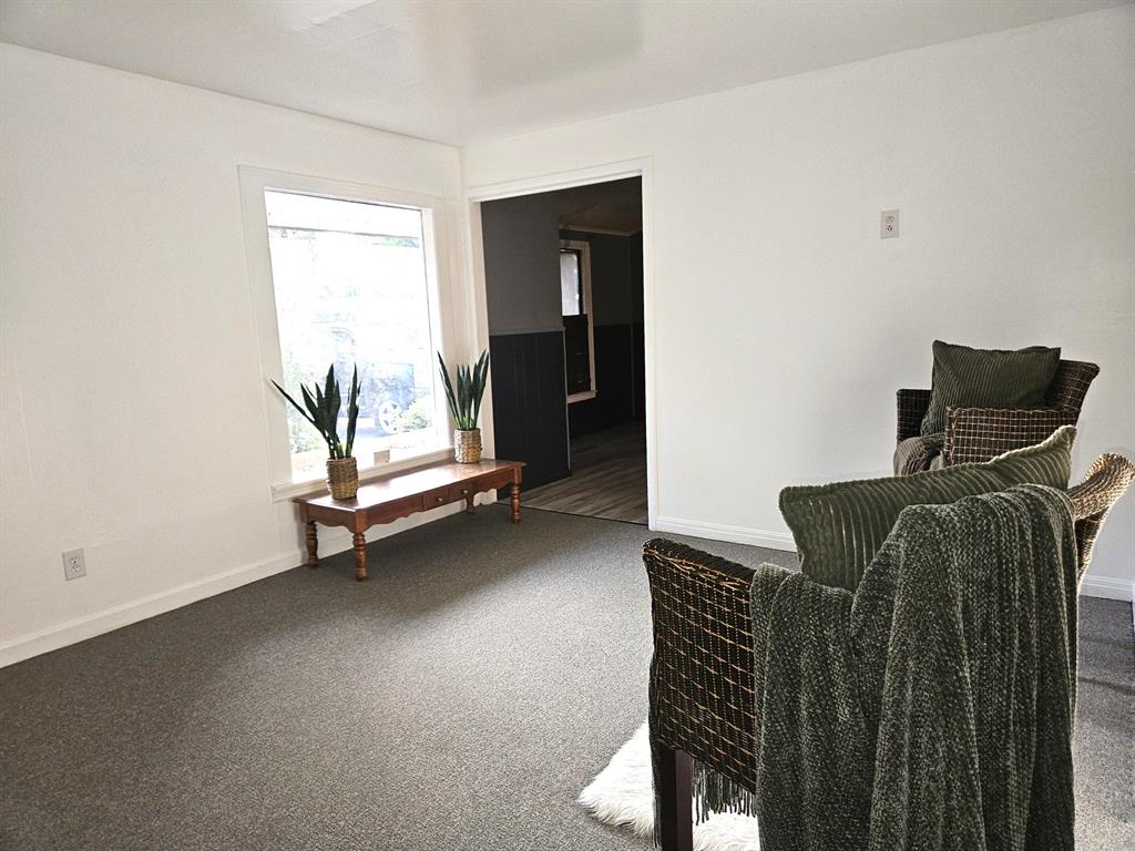 1141 Westridge Drive Property Photo 3