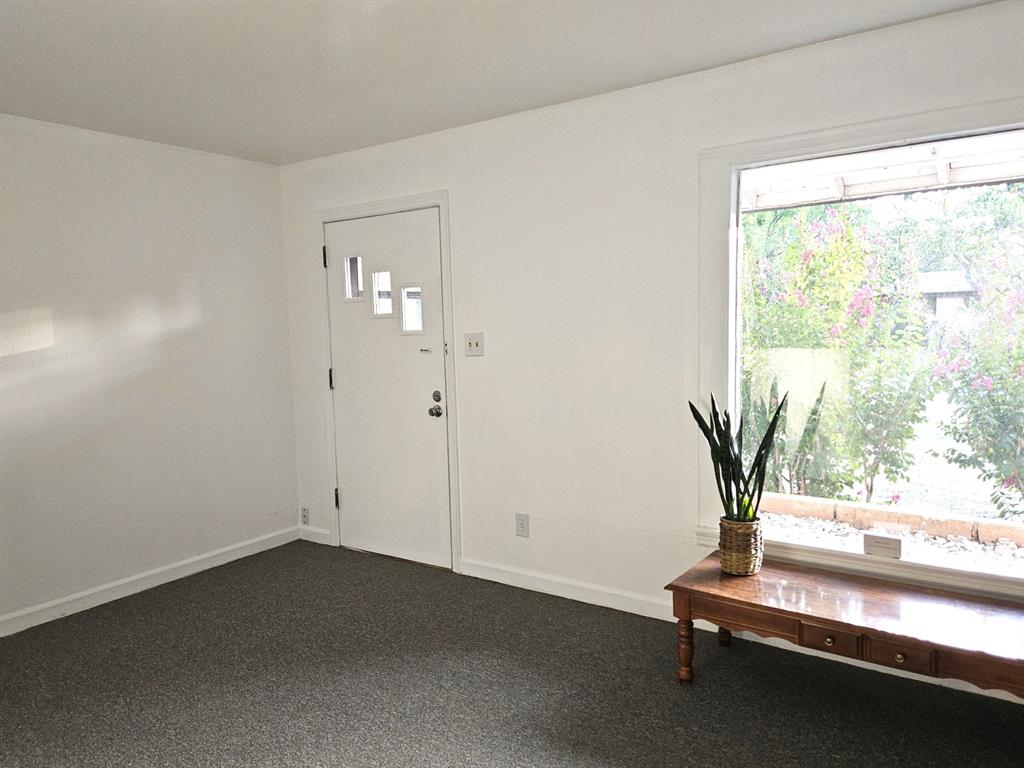 1141 Westridge Drive Property Photo 4