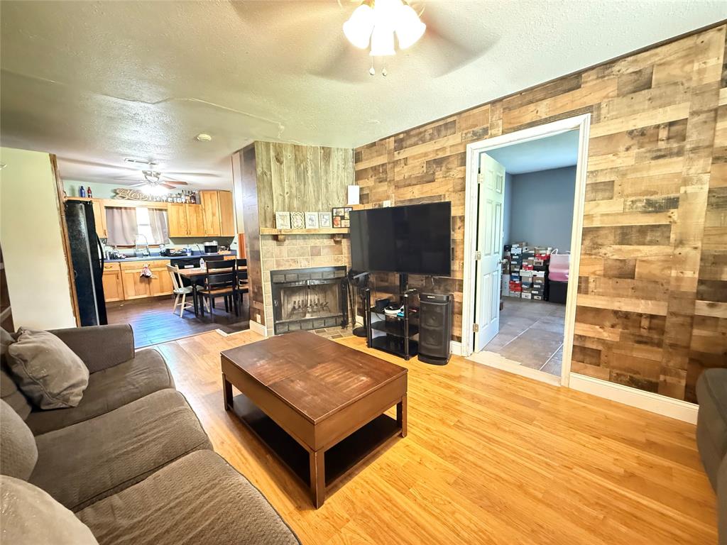288 County Road 4430 Property Photo 4