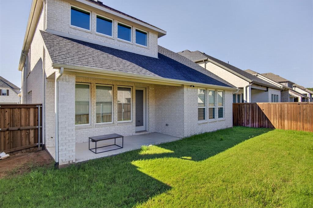 213 Scottish Way Property Photo 8