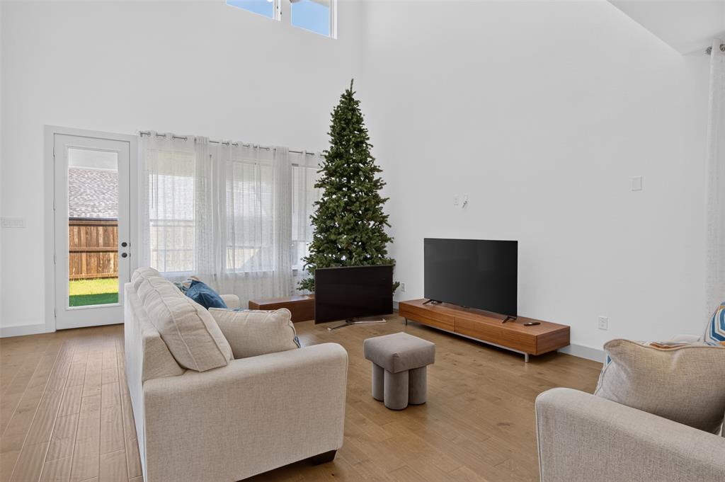 213 Scottish Way Property Photo 18