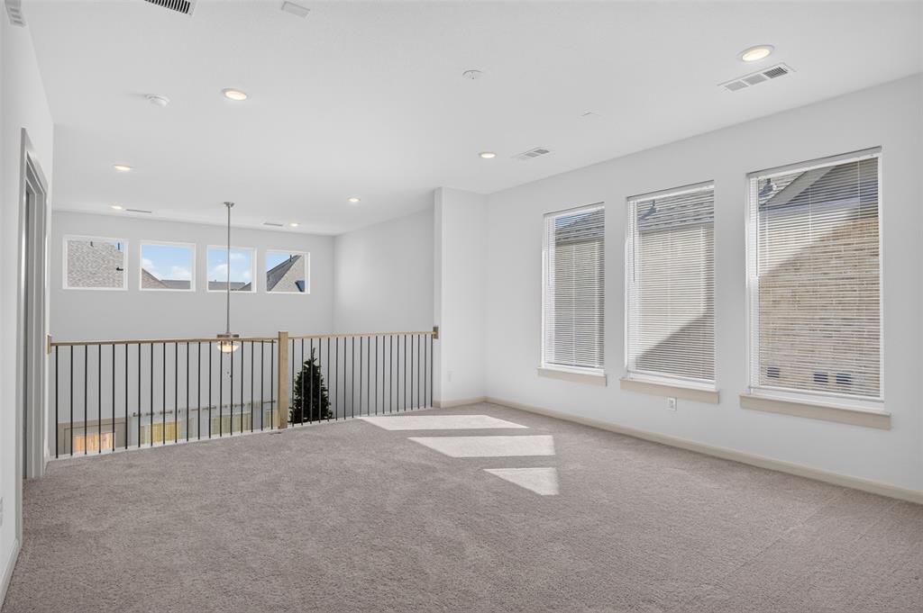 213 Scottish Way Property Photo 32