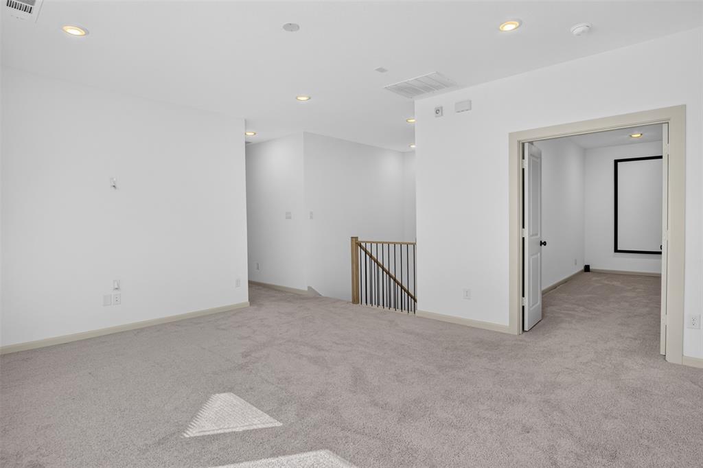 213 Scottish Way Property Photo 34