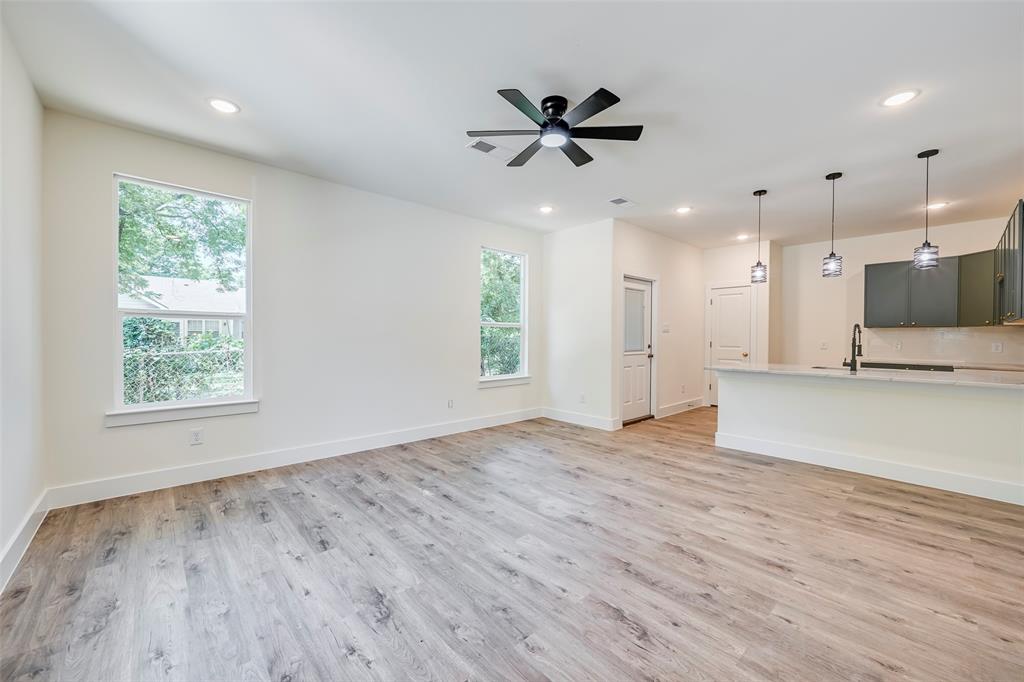 4418 Myrtle Property Photo 3