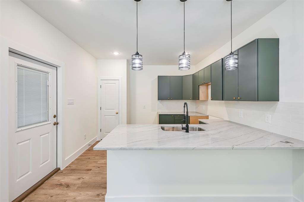 4418 Myrtle Property Photo 4