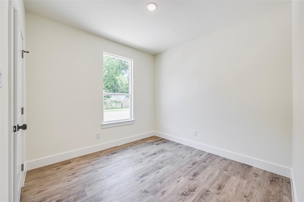 4418 Myrtle Property Photo 6
