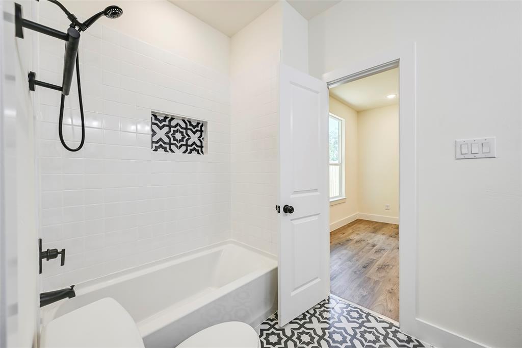 4418 Myrtle Property Photo 8