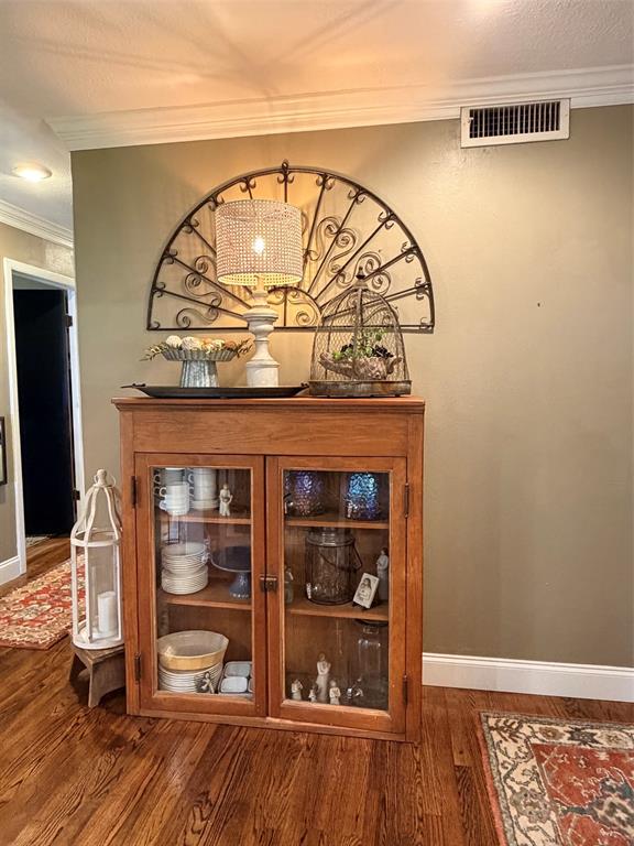 804 N Elm Street Property Photo 18