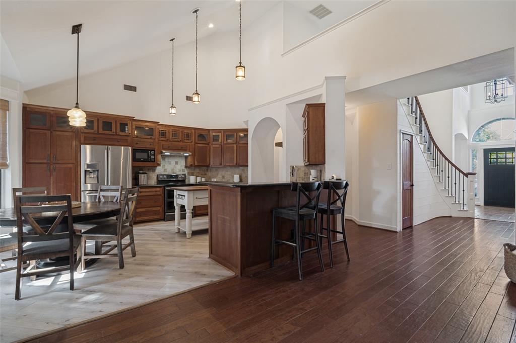 6914 Morningside Way Property Photo 13