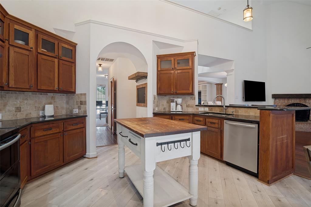 6914 Morningside Way Property Photo 15