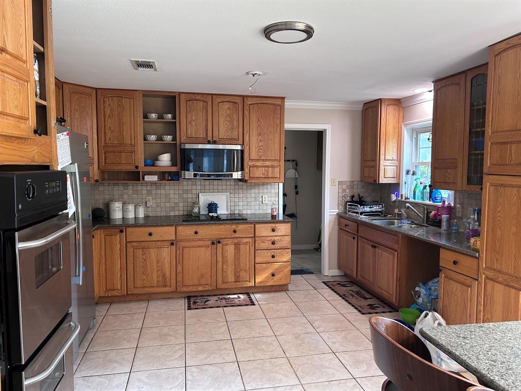 1409 Drake Drive Property Photo 8