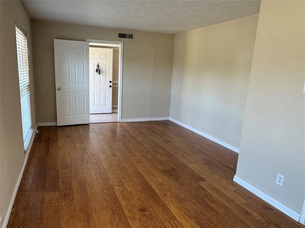9113 Willowbrook Drive Property Photo 5