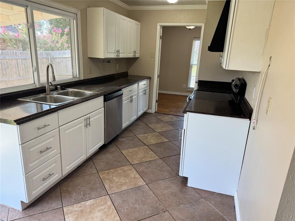9113 Willowbrook Drive Property Photo 6