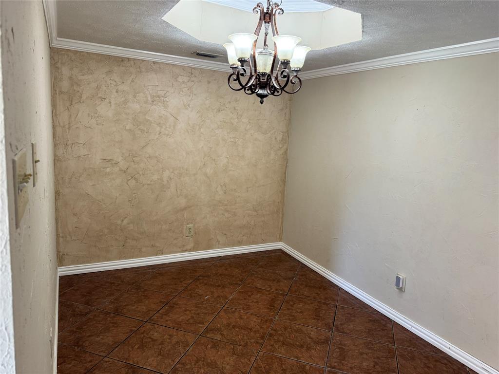 9113 Willowbrook Drive Property Photo 8