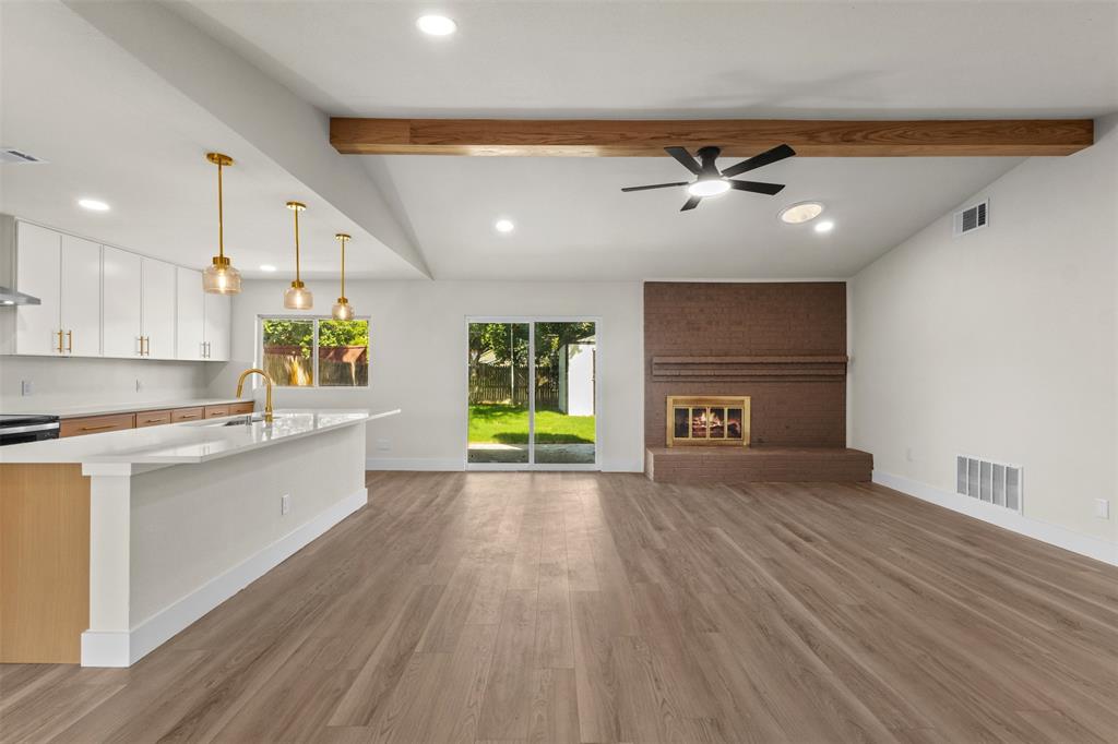 5009 Presidio Drive Property Photo 2