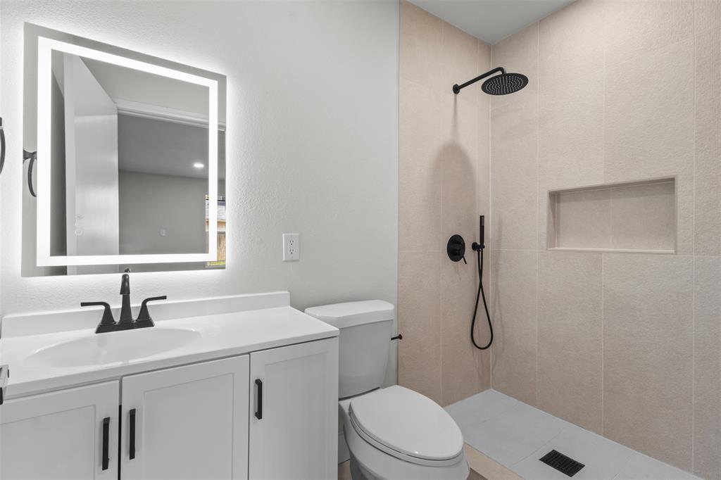 5009 Presidio Drive Property Photo 17