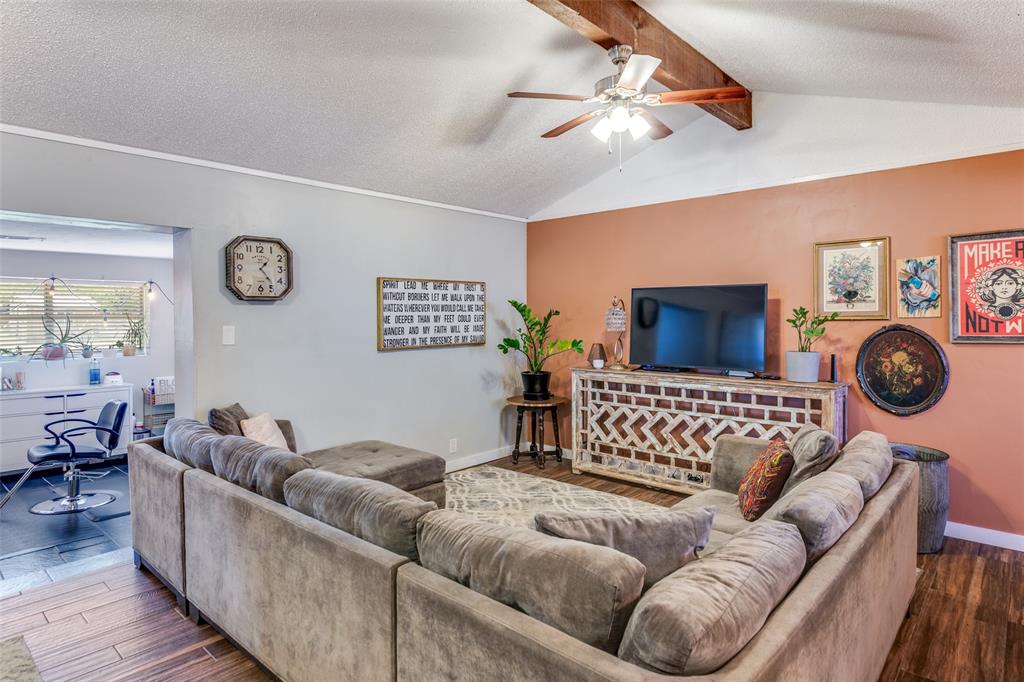 240 Smith Street Property Photo 6