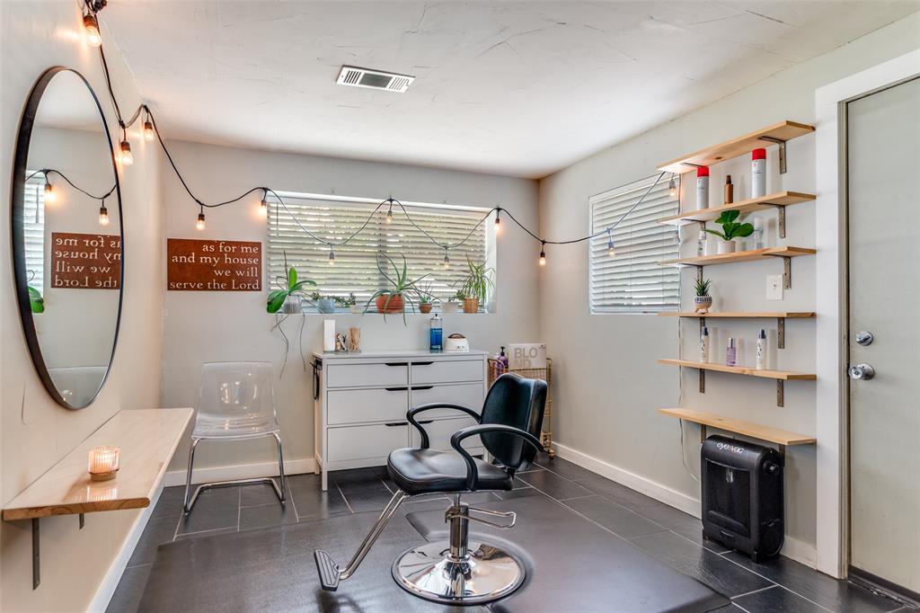 240 Smith Street Property Photo 8