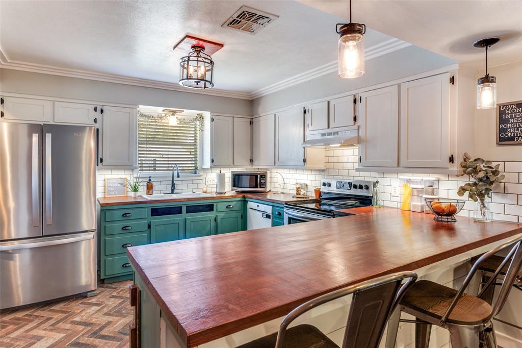 240 Smith Street Property Photo 10