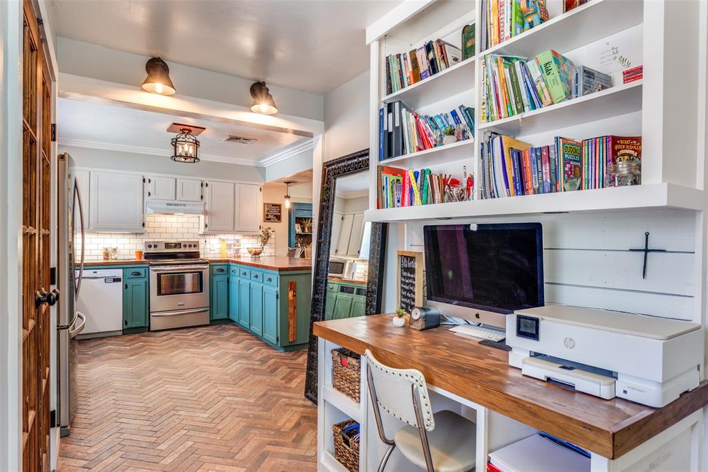 240 Smith Street Property Photo 11
