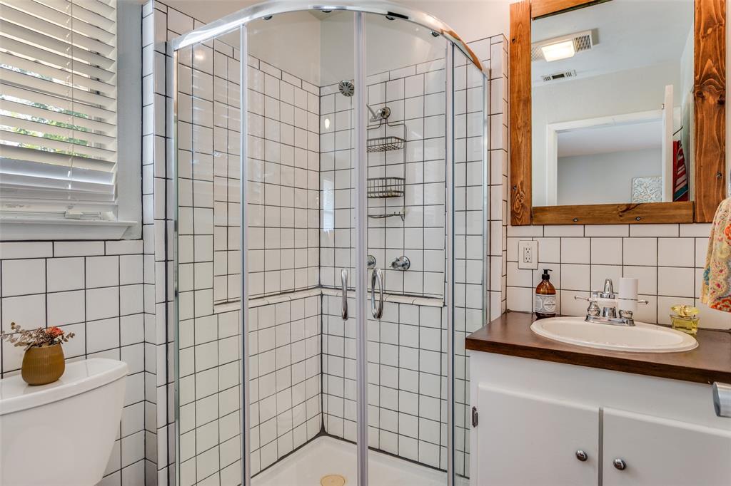 240 Smith Street Property Photo 18