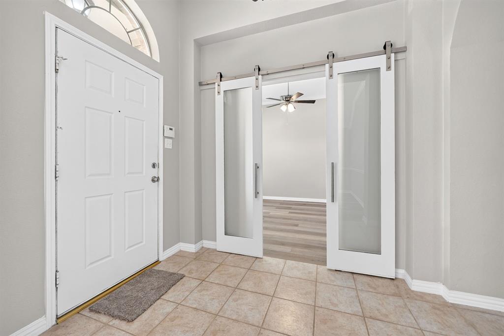 2713 Planetree Drive Property Photo 3