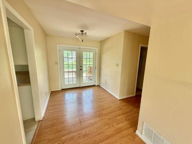 210 W Houston Street Property Photo 6