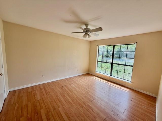 210 W Houston Street Property Photo 9