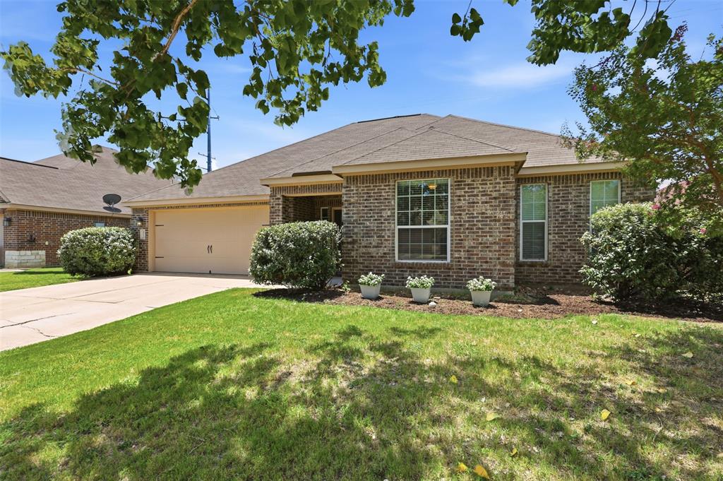 413 Water Oak Property Photo 1