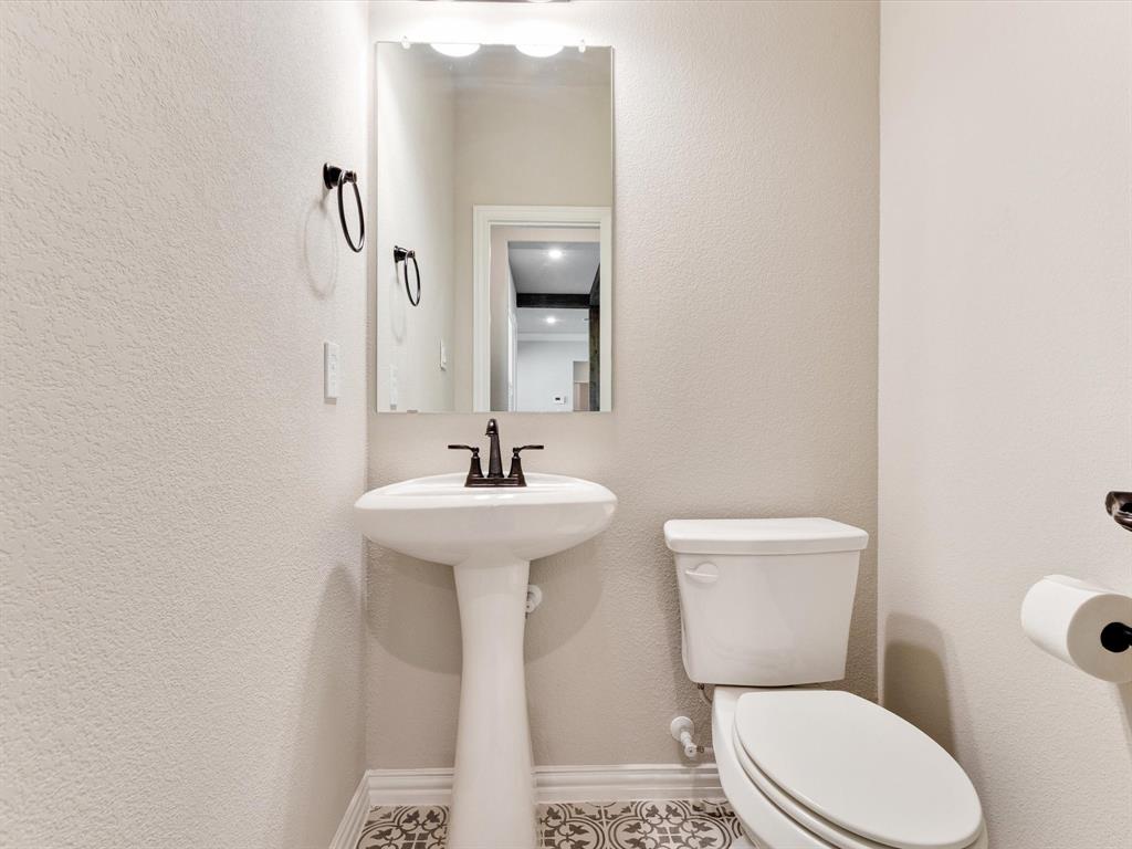 6276 Pyrenean Oak Court Property Photo 25