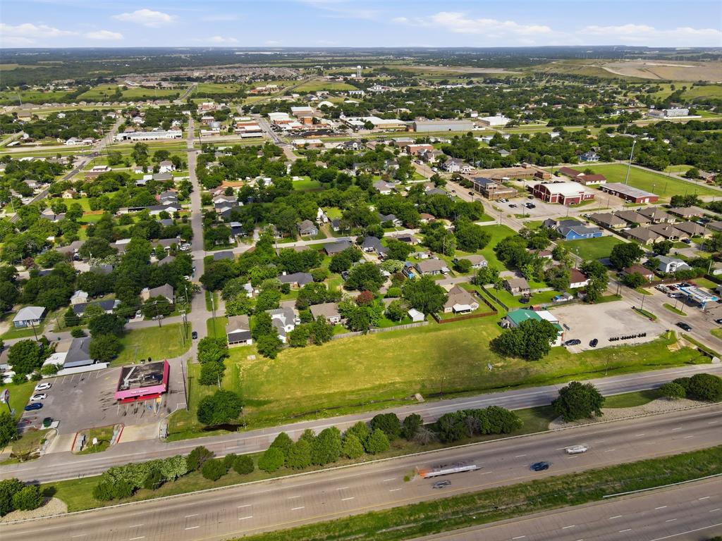 S Interstate 45 Property Photo 23
