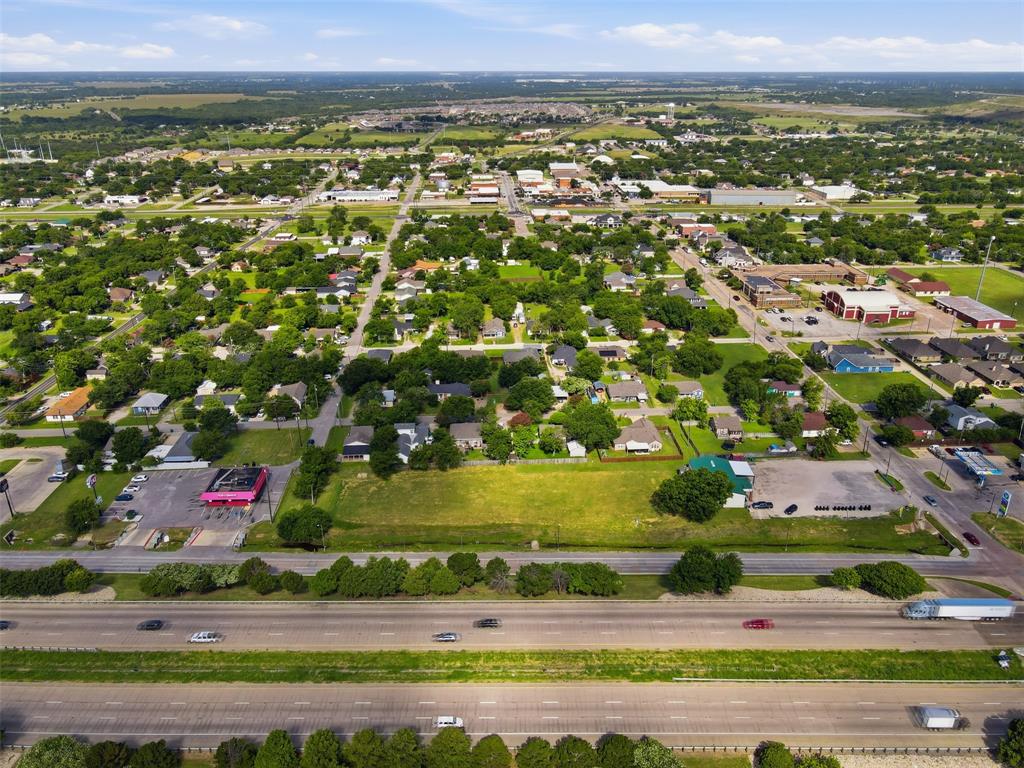 S Interstate 45 Property Photo 24