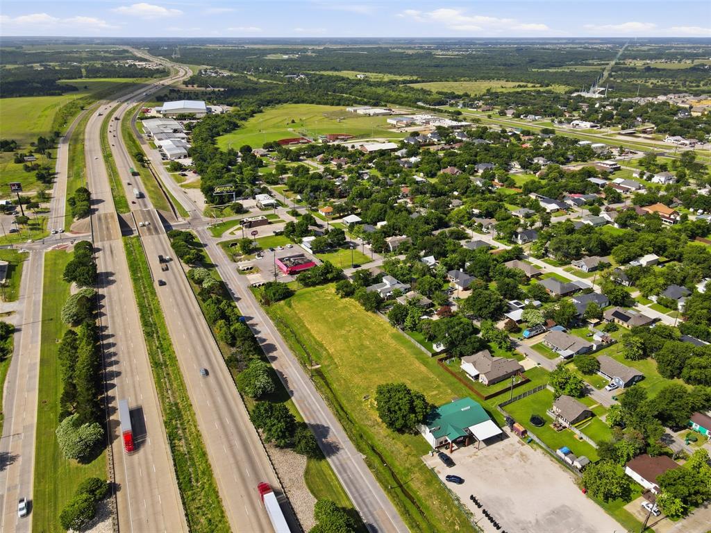 S Interstate 45 Property Photo 26